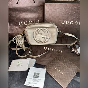 Authentic Gucci Metallic gold Pebbled Calfskin Soho Disco Bag Golden Beige box